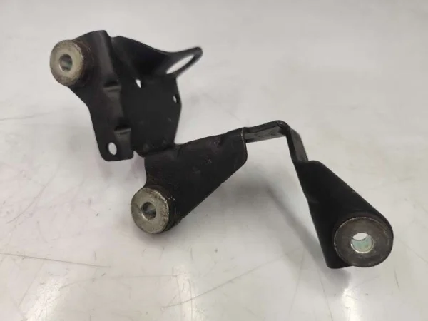 1J0711789B | VW Polo Vites Halat Bağlantı Ayağı VAG
