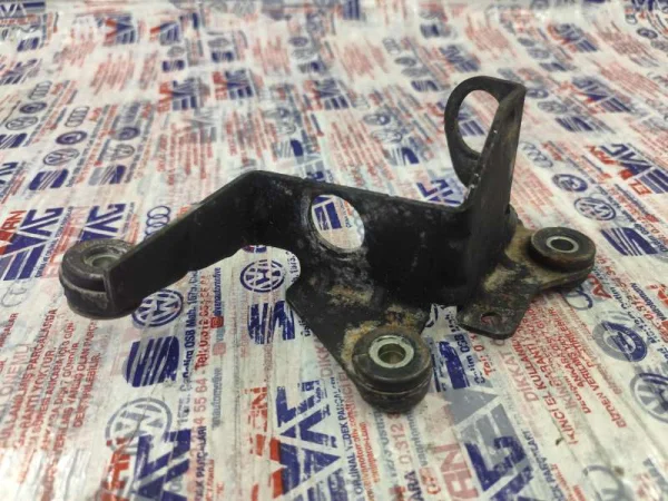 1J0711789B | VW Polo Vites Halat Bağlantı Ayağı VAG