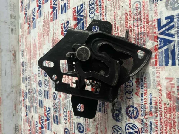 3B0823509M | VW Passat Ön Kaput Kilidi VAG