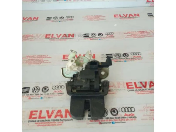 561827505C | VW Passat Bagaj Kilidi VAG