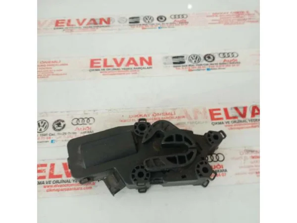 3T0827300B | Skoda Superb Arka Bagaj Kilidi Motoru VAG