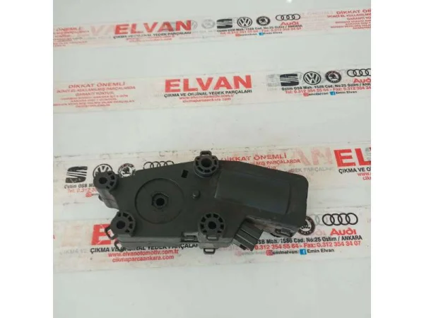 3T0827300C | Skoda Superb Sağ Bagaj Kapağı Kilidi VAG