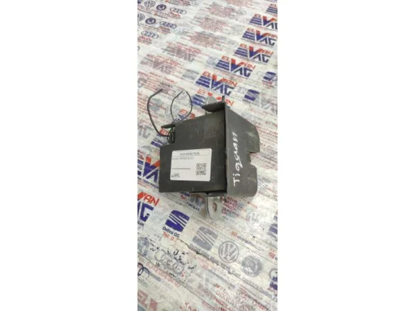 5M0827505E | Arka Bagaj Kilidi | VW Golf, Tiguan, Vento VAG