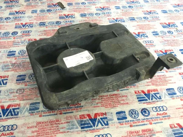 1J0804373E | Akü Alt Braketi | VW Golf, Jetta - Audi A3, S3 - Seat Leon VAG