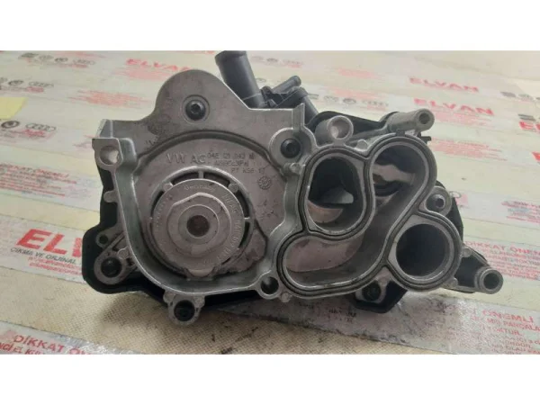 04E121121L | Termostat Kapağı | VW Arteon, Caddy - Audi A1, A3 - Seat Alhambra, Arona VAG