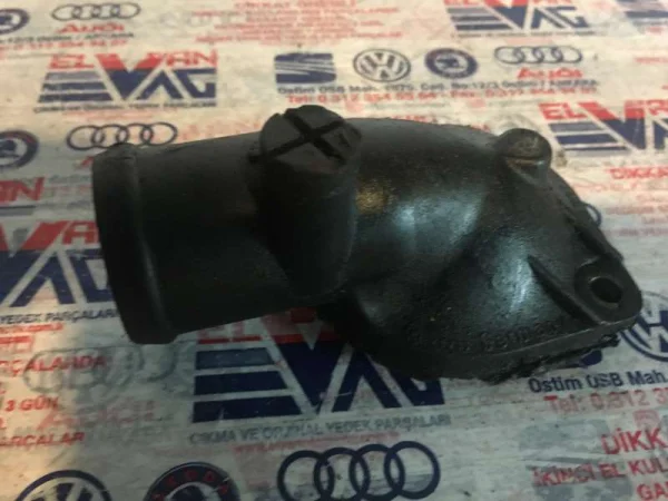 076121121C | VW Crafter Termostat Kapağı VAG