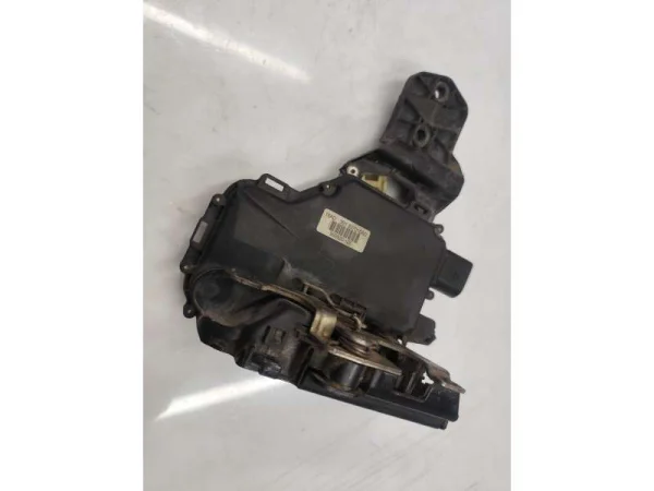3B1837016AD | Sağ Ön Kapı Kilidi | VW Bora, Golf, Passat - Seat Leon VAG