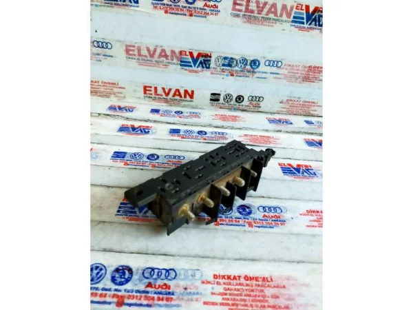 8L0941822A | İç Sigorta Kutusu | VW Passat - Audi A4, A6, A8 - Skoda Superb VAG