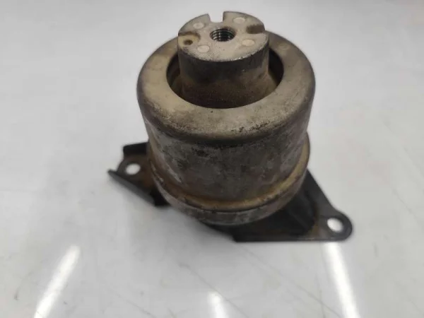 7H0199256F | VW Transporter Sağ Motor Takozu VAG