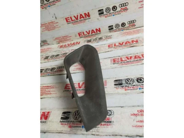 1K5864376 | VW Jetta Orta Konsol Kaplaması VAG