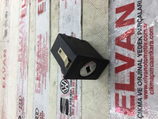 4B0919237 | Airbag İptal Düğmesi | Audi A3, A4, A6, S3, TT VAG