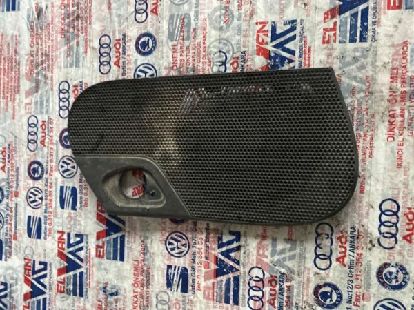 1K1868158 | Sağ Ön Kapı Hoparlör Izgarası | VW Bora, Golf, Jetta, Vento VAG