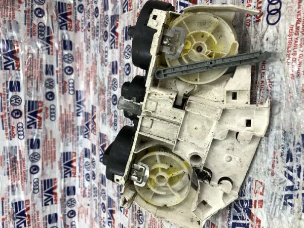 1J0819045G | VW Passat Kalorifer Kumanda Paneli VAG