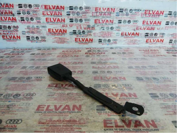 2K0857877D | VW Caddy Ön Emniyet Kemer Kilidi Yuvası VAG