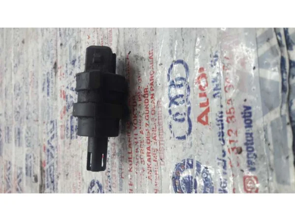 028906081 | Sıcaklık Sensörü | VW Caddy, Golf - Audi 80 Serisi, A4 - Seat Alhambra, Cordoba VAG