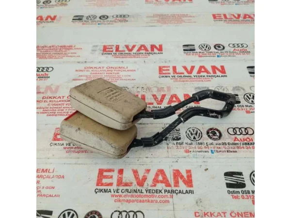 1J0857488B | Arka Emniyet Kemeri Tokası | VW Bora, Golf, Jetta - Seat Leon VAG