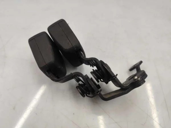 3V0857739 | Skoda Superb Arka Emniyet Kemeri Tokası VAG