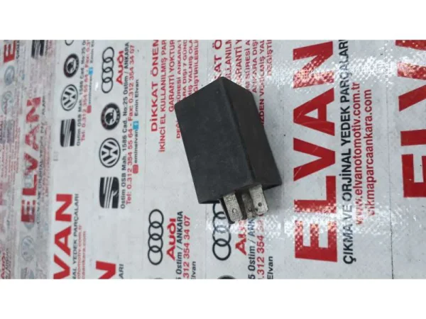 1L0959141 | Röle | Seat Cordoba, Ibiza, Toledo VAG