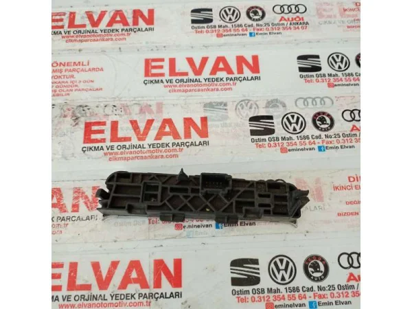 8R1713463 | Orta Konsol Vites Göstergesi | Audi A4, A5, Q5 VAG