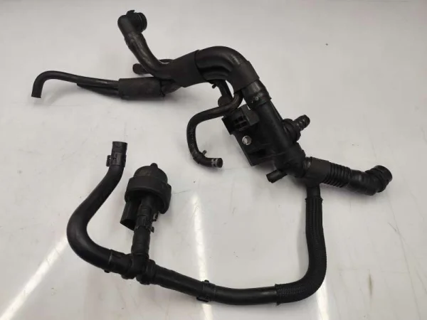03C103474J | Karter Havalandırma Hortumu | VW Golf, Jetta, Tiguan, Touran VAG