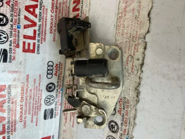 6Y0827511G | Skoda Fabia Arka Bagaj Kilidi VAG
