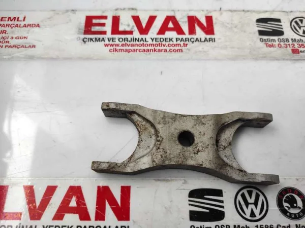 03L130216A | Enjektör Bağlantı Ayağı | VW Amarok, Caddy - Seat Alhambra, Altea - Skoda Octavia, Superb VAG