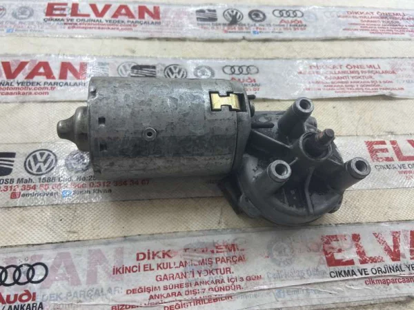 0390241124 | Ön Silecek Motoru VAG