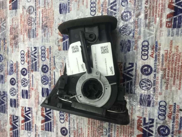 5G1819703C | VW Golf Orta Havalandırma Izgarası VAG