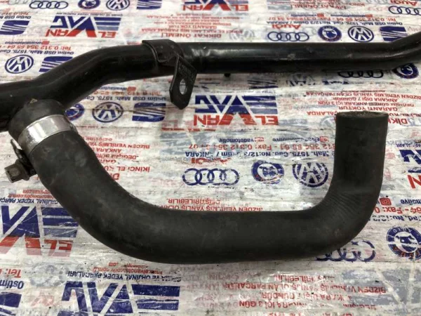 058121058B | Yağ Soğutucu Hortumu | VW Passat - Audi 200 Serisi, A4, A6 VAG