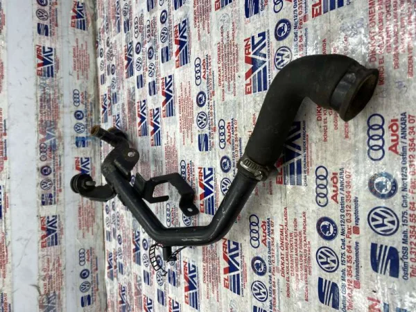 028121065AC | Audi A4 Demir Su Borusu VAG