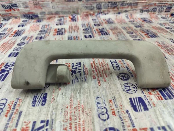 8R0857608D | Katlanır Sağ Arka Tavan Tutamağı | Audi A4, A5, Q3, Q5, Q7, RS Q3 VAG