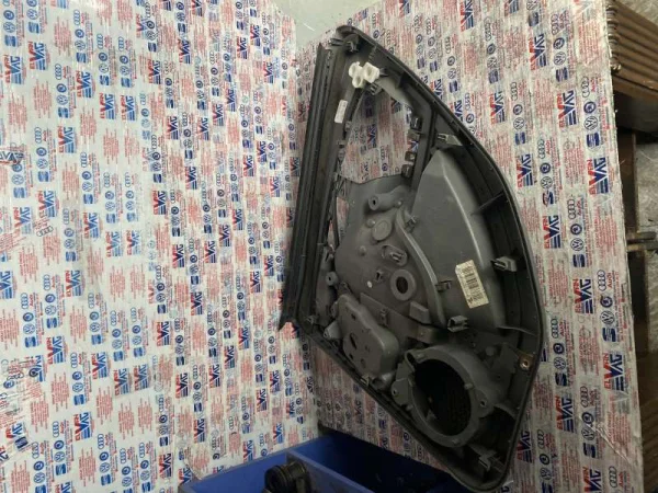 5P0867211 | Arka Sol Kapı İç Kaplaması | Seat Altea, Toledo VAG