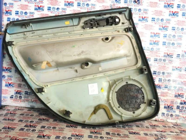 3B5867212 | Arka Sağ Kapı Döşemesi VAG