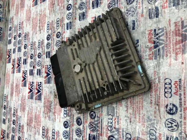 03L906023DD | Skoda Octavia Motor Beyni VAG