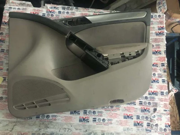 6K4867012 | Seat Cordoba Sağ Ön Kapı Döşemesi VAG