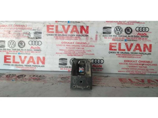 5Q0810988 | Çamurluk Davlumbaz Adaptörü | VW E-Golf, Golf - Audi A3, TT - Seat Ateca, Leon VAG