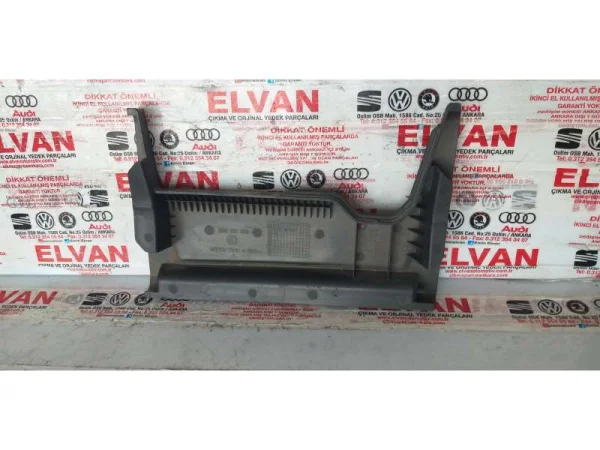 5NN867462 | Arka Sağ Bagaj Yan Kapağı | VW Tiguan - Seat Tarraco VAG