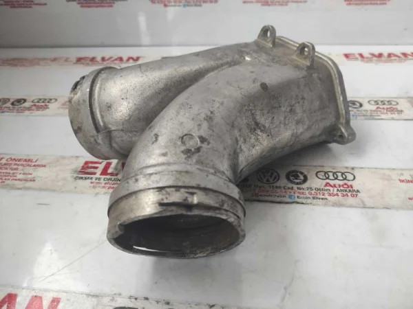 057129584E | Audi A8 Hava Emiş Borusu VAG