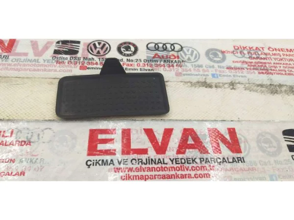 5F1863328 | Seat Leon Orta Konsol Zemin Kaplama Lastiği VAG