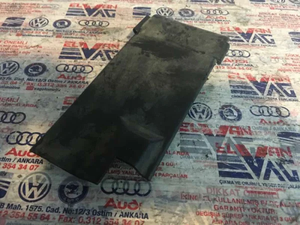 1K0971981B | Koltuk Altı Fiş Yuvası Kapağı | VW CC, Eos - Audi A3, RS 3 - Seat Altea, Leon VAG