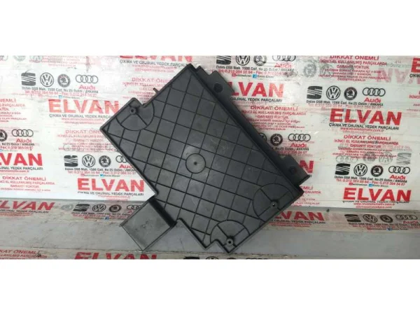 6J0035822A | Seat Ibiza Arayüz Kutusu Braketi VAG