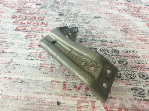 3G0821142 | VW Passat Sağ Çamurluk Uç Sacı VAG