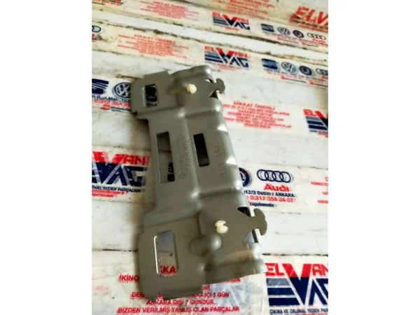 3G0858679A | VW Passat Sağ Arka Tavan Tutamağı Tutucusu VAG