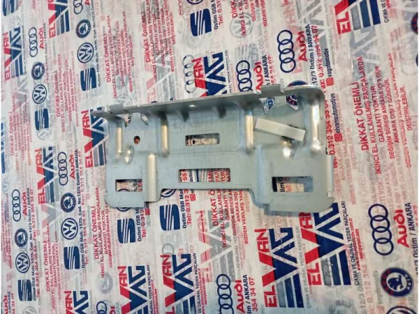 3G0858687A | VW Passat Tavan Tutamağı Braketi VAG