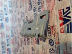 3G0858687A | VW Passat Tavan Tutamağı Braketi - 3