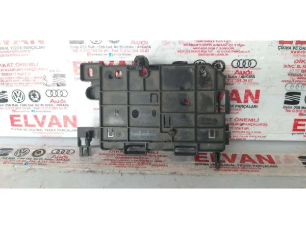 8T0959729 | Koltuk Beyni Tutucusu | Audi A4, A5, A6, A7, A8 - Skoda Superb VAG