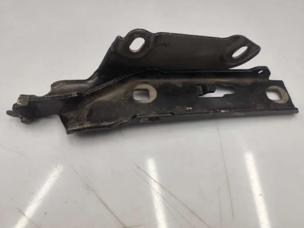 8V0823301 | Audi A3 Sol Kaput Menteşesi VAG
