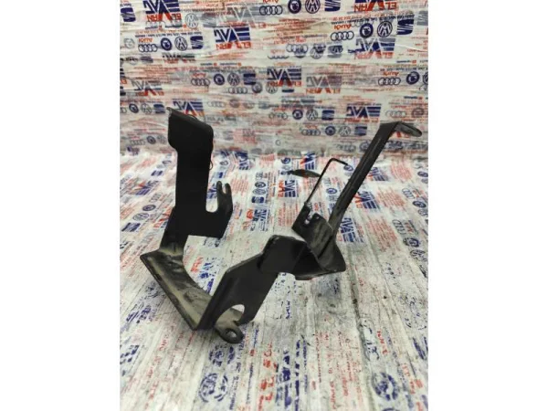 6R0423845 | Direksiyon Pompası Bağlantı Ayağı | VW Polo - Seat Ibiza - Skoda Fabia VAG