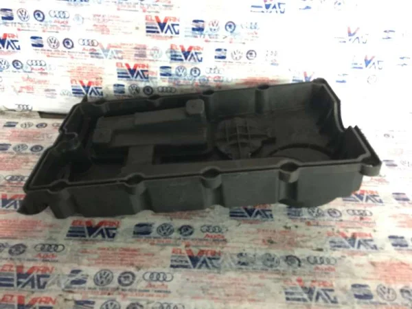 03G105469N | Külbütör Kapağı VAG
