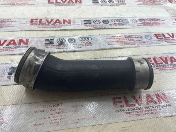 7H0145708E | İntercooler Hortumu VAG